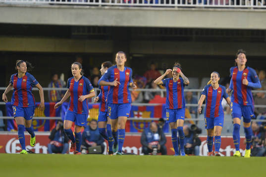 Barcelonas Jennifer Hermoso jublar med lagkamrater