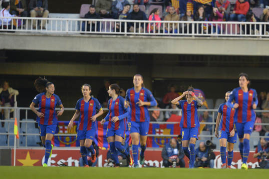 FC Barcelona's Jennifer Hermoso scores