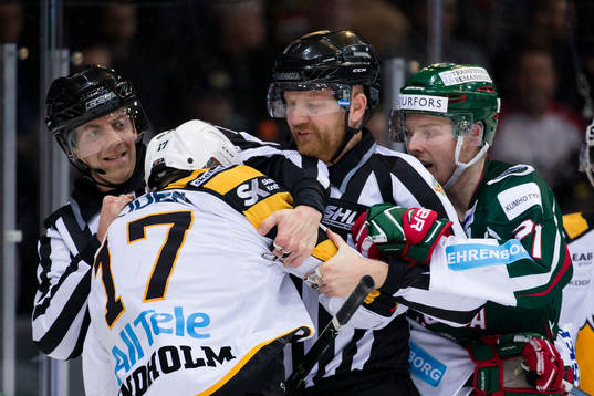 Skellefteås Pär Lindholm i bråk med Frölundas