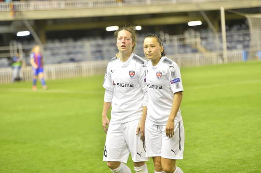 Rosengårds Lina Nilsson och Ali Riley deppar