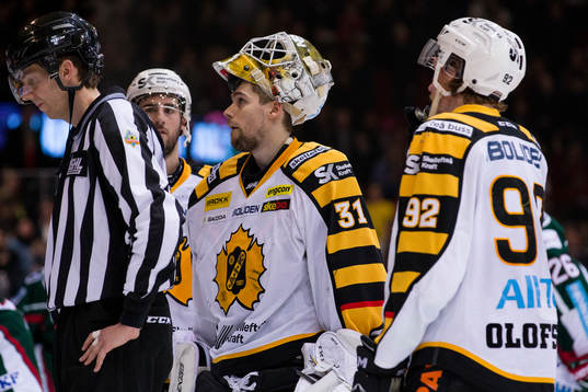 Skellefteås Bud Holloway, målvakt Joni Ortio och Jesper