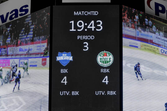Karlskogas Theodor Lennnström utjämnar till 4-4 med 17