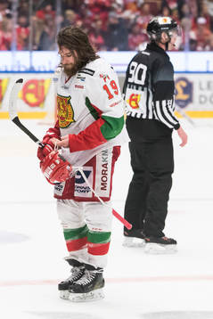 Moras Alex Aleardi  i ishockeymatchen i direktkvalet till