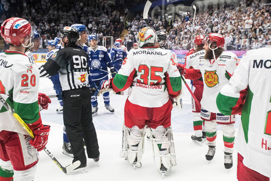 Leksands spelarna och Moras spelarna