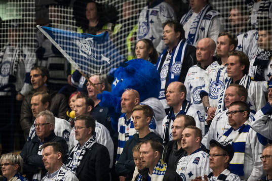Leksands supporters i ishockeymatchen i direktkvalet till