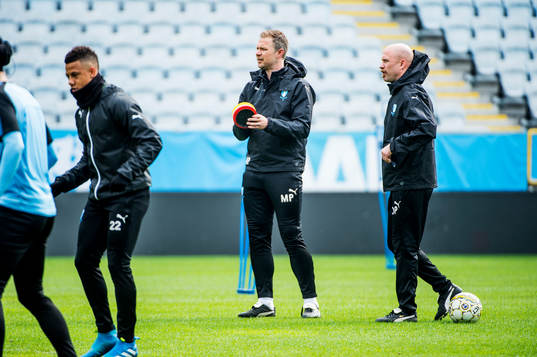 Tränare Magnus Pehrsson och assisterande tränare Olof