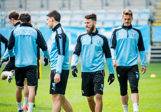 Erdal Rakip i mitten