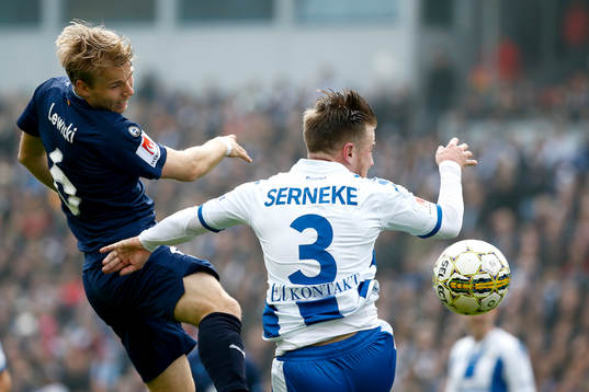 Malmö FFs Oscar Lewicki och IFK Göteborgs Scott Jamieson