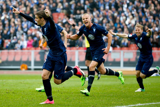 Malmö FFs Pawel Cibicki jublar