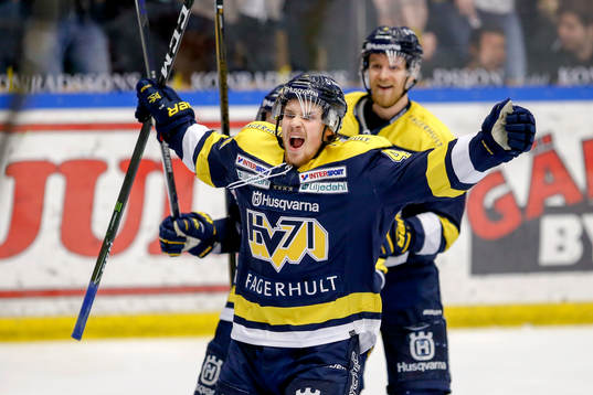 s Mikko Lehtonen jublar