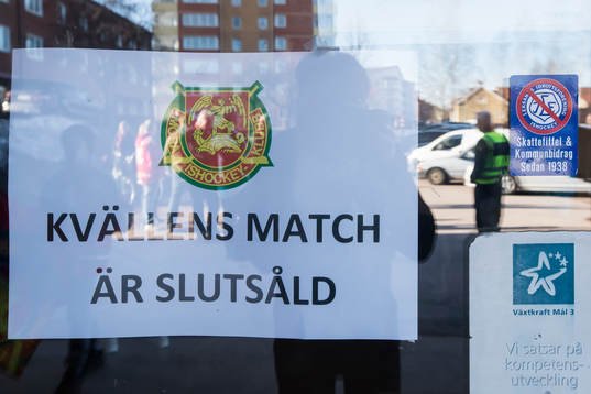 Lapp på luckan i ishockeymatchen i direktkvalet till SHL