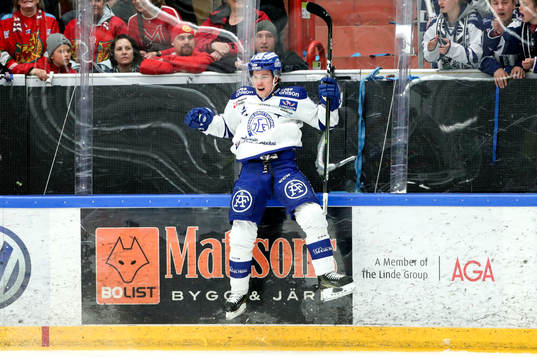 Leksands Oskar Lang jublar