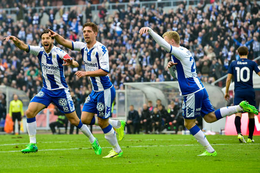 IFK Göteborgs Mikael Boman jublar med lagkamrater