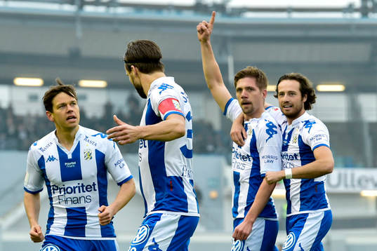 IFK Göteborgs Mikael Boman jublar med lagkamrater