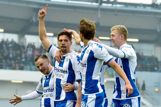 IFK Göteborgs Mikael Boman jublar med lagkamrater