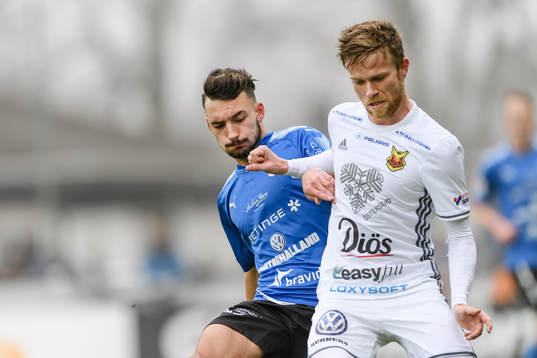 Halmstads Sead Haksabanovic och Östersunds Tom Pettersson