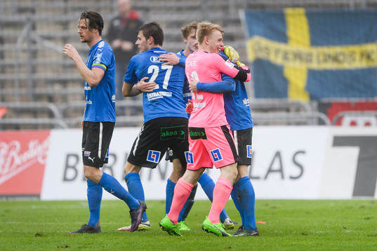 Halmstads spelare jublar