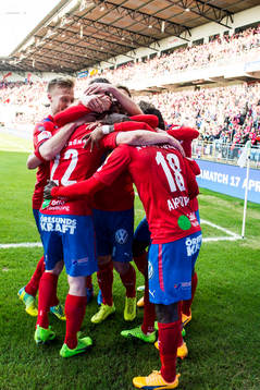 Helsingborgs spelare jublar