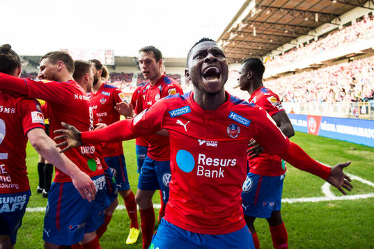 Helsingborgs Oke Akpoveta jublar