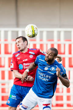 Helsingborgs Frederik Helstrup och Trelleborgs Salif Camara