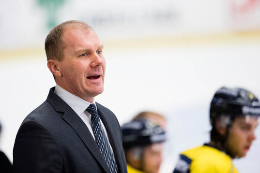 s tränare Johan Lindbom