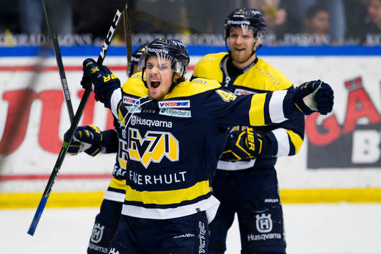 s Mikko Lehtonen jublar