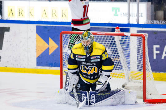 s målvakt Linus Söderström deppar