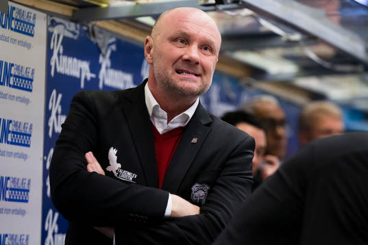 Malmö Redhawks tränare Peter Andersson deppar