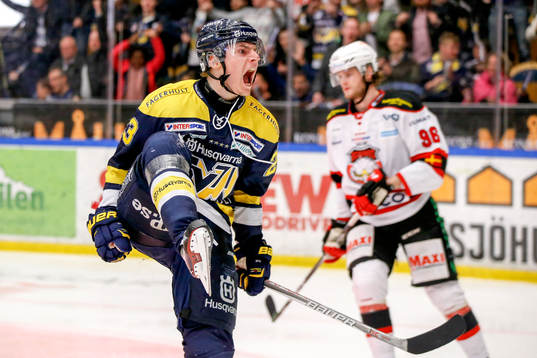 s Lias Andersson jublar