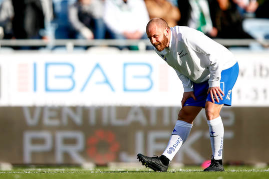 Norrköpings Daniel Sjölund värmer upp