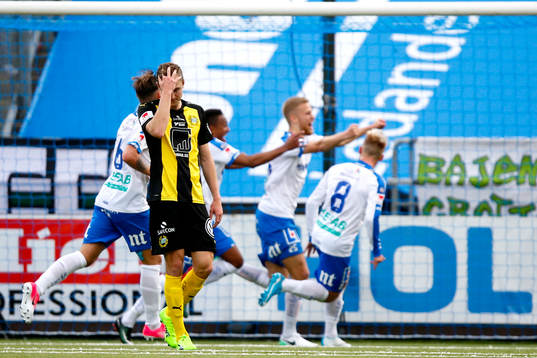Hammarby deppar och Norrköpings Filip Dagerstål jublar