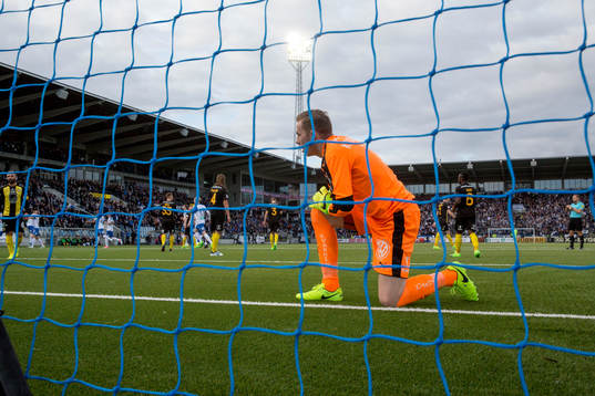 Hammarbys målvakt Ögmundur Kristinsson deppar