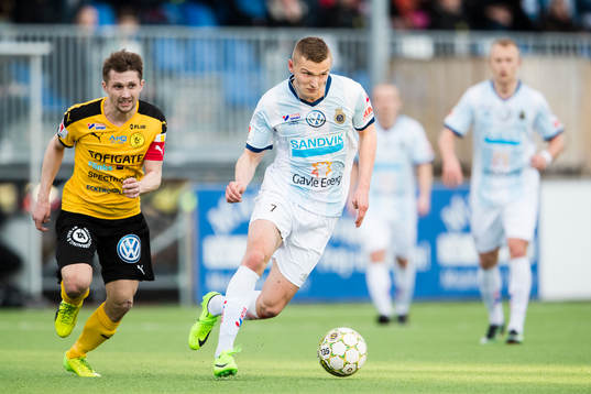 Frejs Adam Gradén jagar Gefles Piotr Johansson
