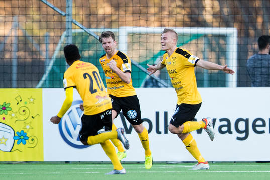 Frejs Joakim Runnemo och Martin Falkeborn jublar