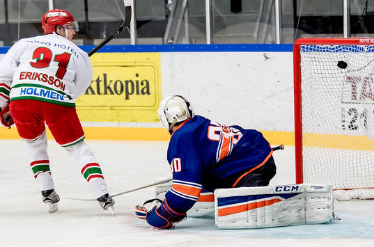 MODOs William Eriksson gör mål på straff mot Växjös