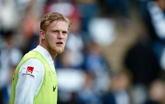 Norrköpings Kalle Holmberg värmer upp
