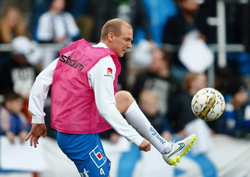 Norrköpings Andreas Johansson värmer upp