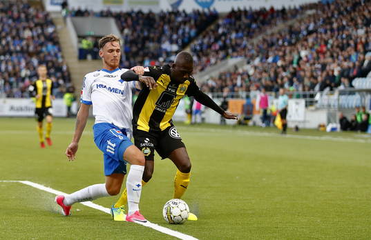 Norrköpings Linus Wahlqvist och Hammarbys Pa Amat Dibba