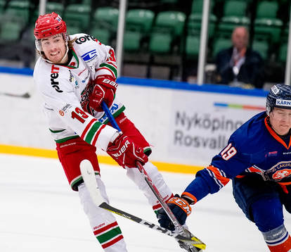 MODOs Anton Karlström slår sönder Växjös Albin Storm