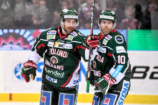 Frölundas Joel Lundqvist och Sean Bergenheim jublar