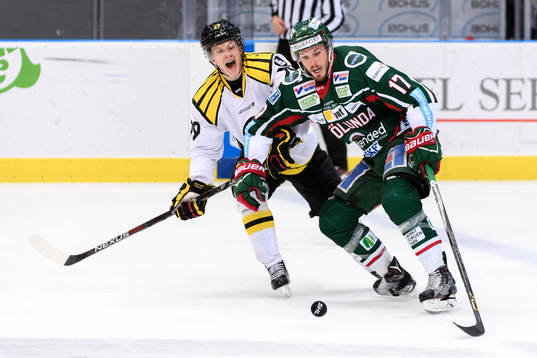 Brynäs Johannes Kinnvall och Frölundas Sebastian Stålberg