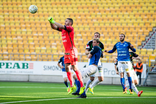 Norrbys målvakt Mergim Krasniqi