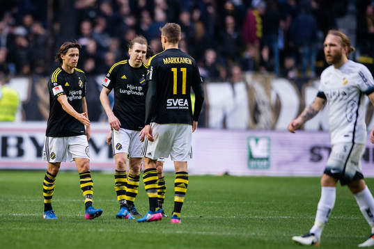 s Simon Thern, Nils-Eric Johansson och Eero Markkanen deppar