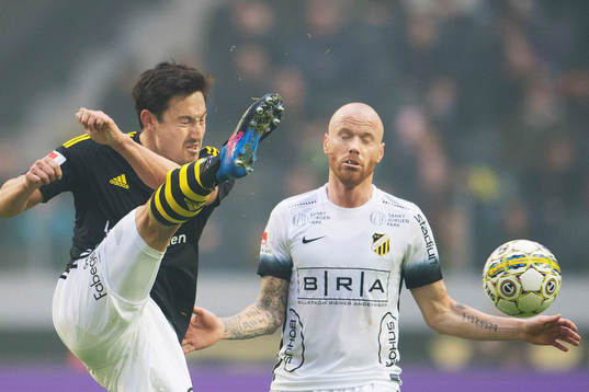 s Stefan Ishizaki och Häckens Alexander Farnerud