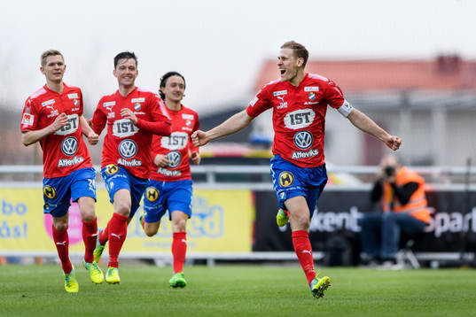 Östers Mario Vasilj jublar