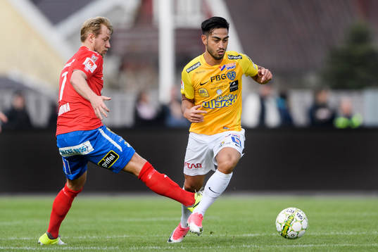 Östers Sebastian Crona och Falkenbergs Amin Nazari