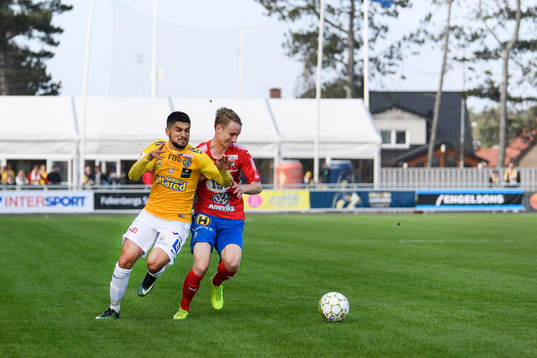 Falkenbergs Mahmut Özen och Östers Jesper Lövdahl