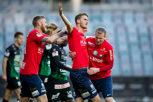 Örgrytes Johan Hammar jublar ihop med Fredrik Björck och