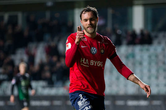 Örgrytes Johan Elmander jublar