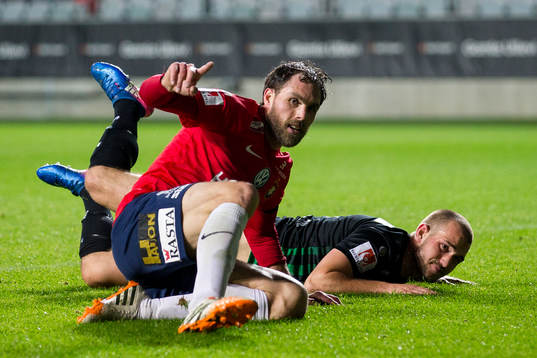 Örgrytes Johan Elmander jublar